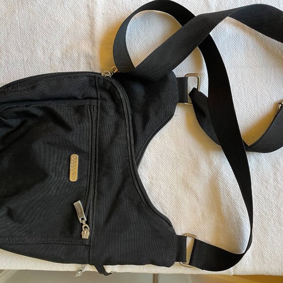 Baggallini Pocket Crossover Crossbody Bag - Picture 7 of 7